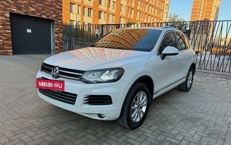 Volkswagen Touareg III, 2012 год, 2 390 000 рублей, 2 фотография