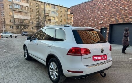 Volkswagen Touareg III, 2012 год, 2 390 000 рублей, 4 фотография