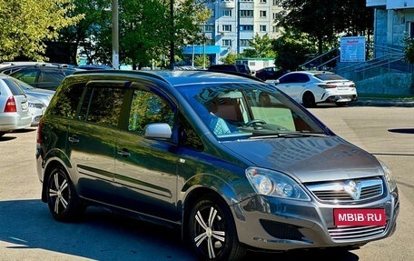 Opel Zafira B, 2012 год, 680 000 рублей, 1 фотография