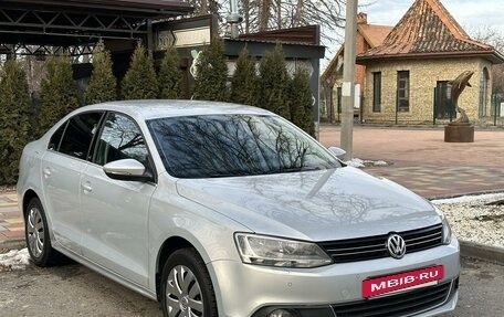 Volkswagen Jetta VI, 2012 год, 1 100 000 рублей, 3 фотография