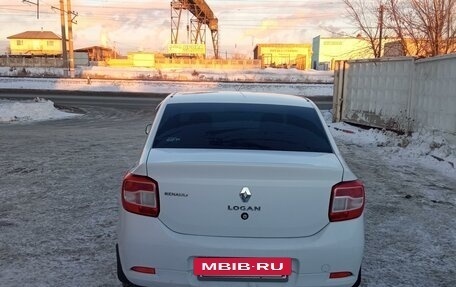 Renault Logan II, 2016 год, 850 000 рублей, 4 фотография