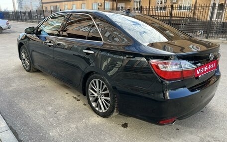 Toyota Camry, 2017 год, 2 750 000 рублей, 4 фотография