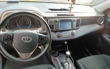 Toyota RAV4, 2014 год, 2 200 000 рублей, 14 фотография