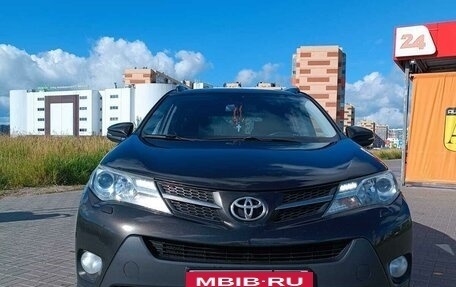 Toyota RAV4, 2014 год, 2 200 000 рублей, 24 фотография