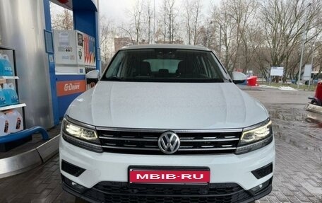 Volkswagen Tiguan II, 2017 год, 2 350 000 рублей, 2 фотография