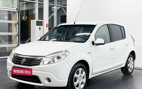 Renault Sandero I, 2013 год, 750 000 рублей, 2 фотография