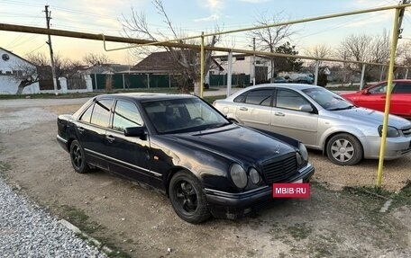 Mercedes-Benz E-Класс, 1997 год, 450 000 рублей, 5 фотография