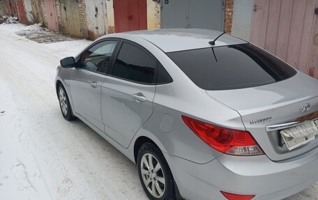 Hyundai Solaris II рестайлинг, 2012 год, 910 000 рублей, 3 фотография