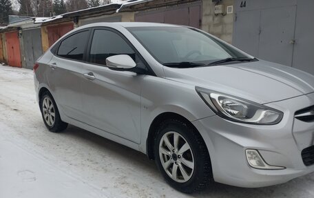 Hyundai Solaris II рестайлинг, 2012 год, 910 000 рублей, 4 фотография