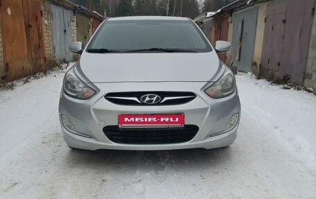 Hyundai Solaris II рестайлинг, 2012 год, 910 000 рублей, 6 фотография