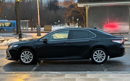 Toyota Camry, 2021 год, 3 190 000 рублей, 10 фотография