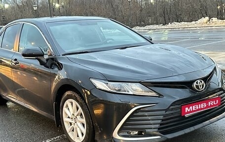 Toyota Camry, 2021 год, 3 190 000 рублей, 3 фотография