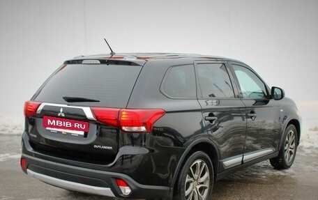 Mitsubishi Outlander III рестайлинг 3, 2015 год, 1 690 000 рублей, 7 фотография