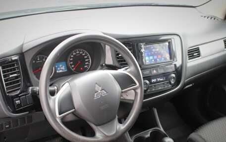 Mitsubishi Outlander III рестайлинг 3, 2015 год, 1 690 000 рублей, 14 фотография