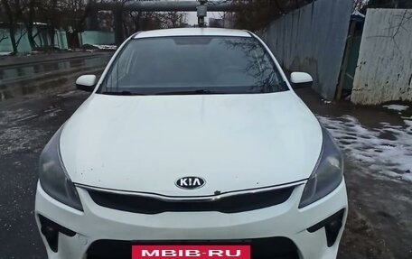 KIA Rio IV, 2018 год, 1 050 000 рублей, 10 фотография