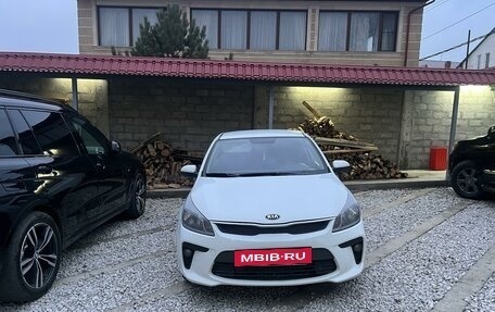 KIA Rio IV, 2017 год, 1 100 000 рублей, 2 фотография