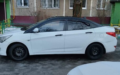 Hyundai Solaris II рестайлинг, 2015 год, 550 000 рублей, 4 фотография