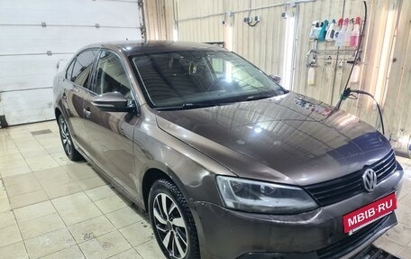 Volkswagen Jetta VI, 2012 год, 550 000 рублей, 2 фотография