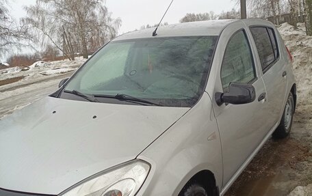 Renault Sandero I, 2014 год, 750 000 рублей, 2 фотография