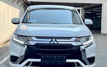 Mitsubishi Outlander III рестайлинг 3, 2021 год, 2 370 000 рублей, 1 фотография