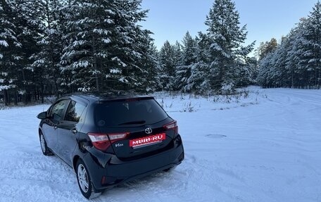 Toyota Vitz, 2017 год, 1 200 000 рублей, 2 фотография