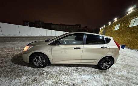 Hyundai Solaris II рестайлинг, 2011 год, 760 000 рублей, 2 фотография