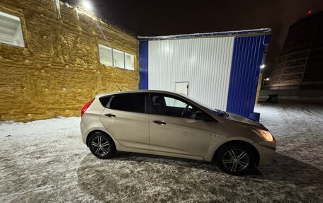 Hyundai Solaris II рестайлинг, 2011 год, 760 000 рублей, 3 фотография