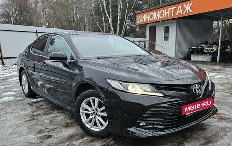 Toyota Camry, 2019 год, 2 350 000 рублей, 2 фотография