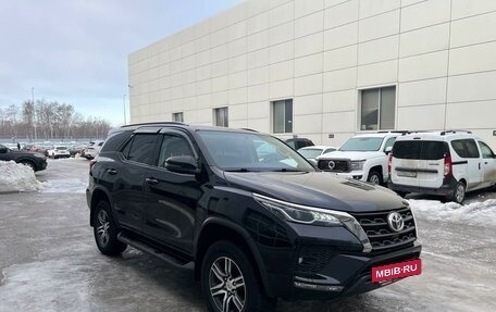 Toyota Fortuner II, 2020 год, 3 390 000 рублей, 2 фотография