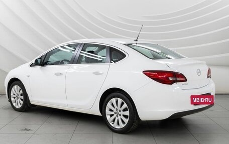 Opel Astra J, 2013 год, 1 170 000 рублей, 5 фотография