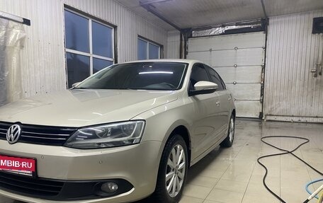 Volkswagen Jetta VI, 2012 год, 1 200 000 рублей, 3 фотография