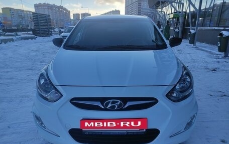 Hyundai Solaris II рестайлинг, 2013 год, 999 999 рублей, 9 фотография