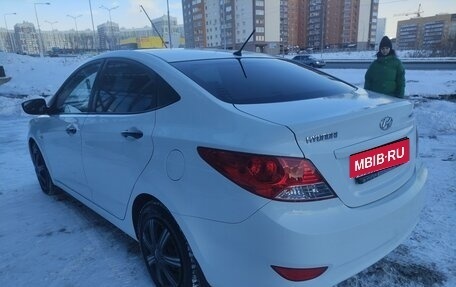 Hyundai Solaris II рестайлинг, 2013 год, 999 999 рублей, 6 фотография