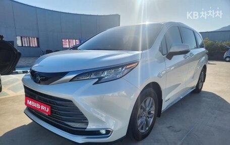 Toyota Sienna, 2022 год, 5 246 000 рублей, 1 фотография