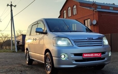 Toyota Noah III, 2003 год, 1 030 000 рублей, 1 фотография