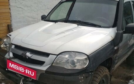 Chevrolet Niva I рестайлинг, 2003 год, 300 000 рублей, 4 фотография