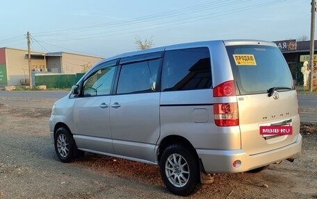 Toyota Noah III, 2003 год, 1 030 000 рублей, 6 фотография