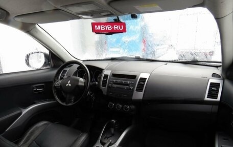 Mitsubishi Outlander III рестайлинг 3, 2012 год, 1 525 000 рублей, 11 фотография