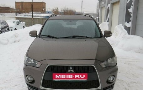 Mitsubishi Outlander III рестайлинг 3, 2012 год, 1 525 000 рублей, 2 фотография