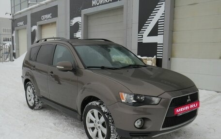 Mitsubishi Outlander III рестайлинг 3, 2012 год, 1 525 000 рублей, 4 фотография