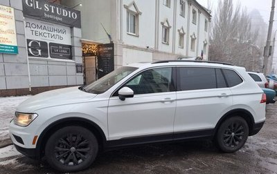 Volkswagen Tiguan II, 2018 год, 2 600 000 рублей, 1 фотография