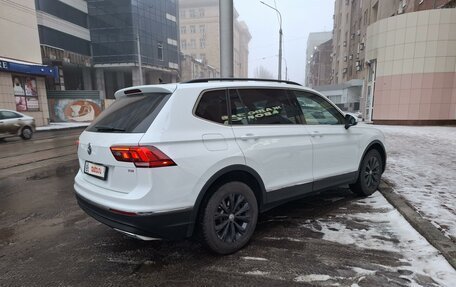 Volkswagen Tiguan II, 2018 год, 2 600 000 рублей, 6 фотография