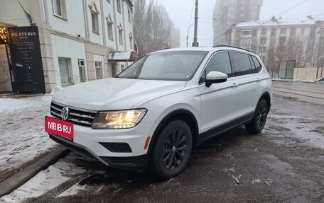 Volkswagen Tiguan II, 2018 год, 2 600 000 рублей, 8 фотография