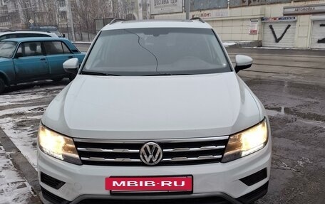 Volkswagen Tiguan II, 2018 год, 2 600 000 рублей, 5 фотография