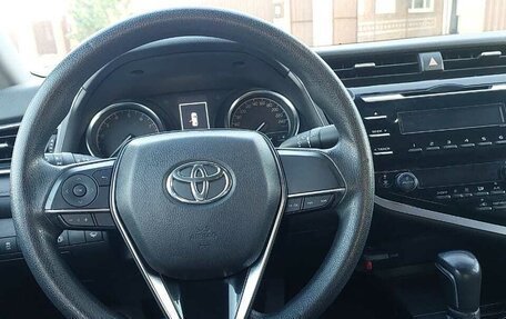 Toyota Camry, 2018 год, 2 485 000 рублей, 4 фотография