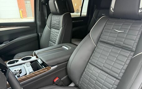 Cadillac Escalade V, 2024 год, 25 682 480 рублей, 16 фотография