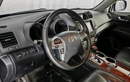 Toyota Highlander III, 2012 год, 1 957 000 рублей, 11 фотография