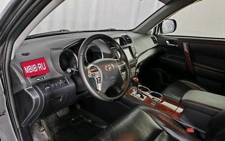 Toyota Highlander III, 2012 год, 1 957 000 рублей, 10 фотография