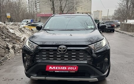 Toyota RAV4, 2021 год, 3 850 000 рублей, 1 фотография