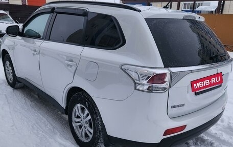 Mitsubishi Outlander III рестайлинг 3, 2013 год, 1 950 000 рублей, 5 фотография